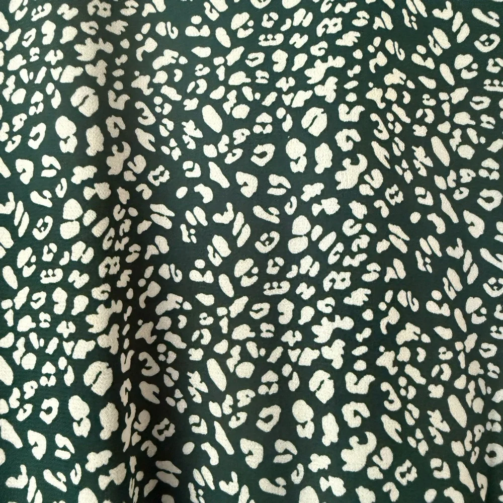 Chic Green and White Patterned Maxi Dress - Picture 7 of 7